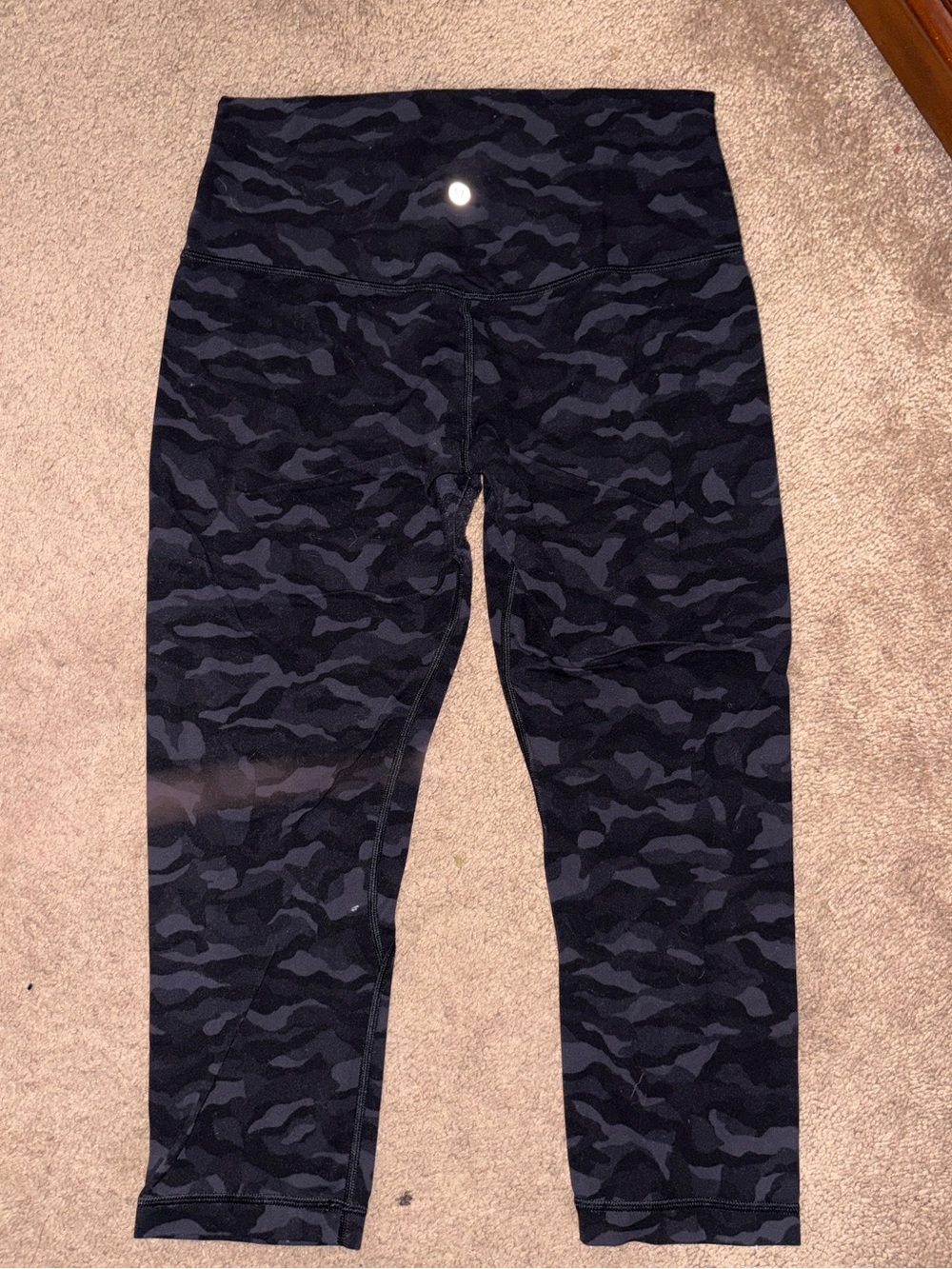 Lululemon athletica Girls' Black & Charcoal Camo Capri Leggings